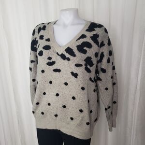John + Jenn animal print v-neck sweater gray black super warm size small